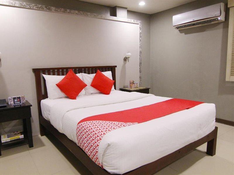 Oyo 103 Artina Suites Hotel Makati City Dış mekan fotoğraf