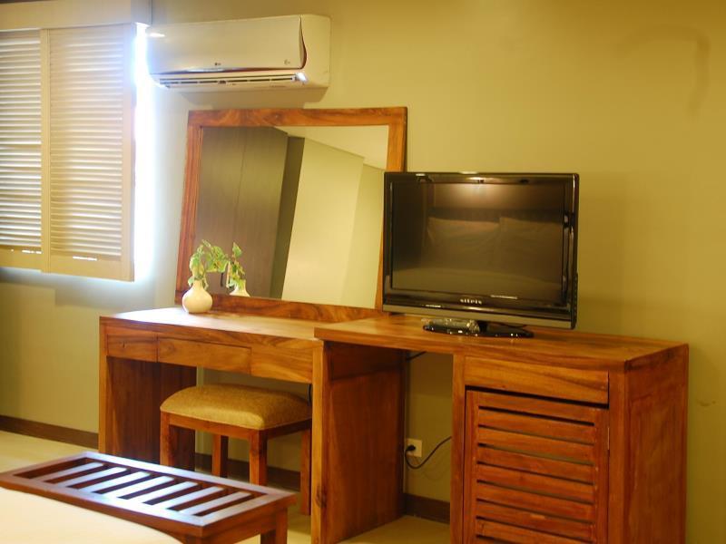 Oyo 103 Artina Suites Hotel Makati City Dış mekan fotoğraf