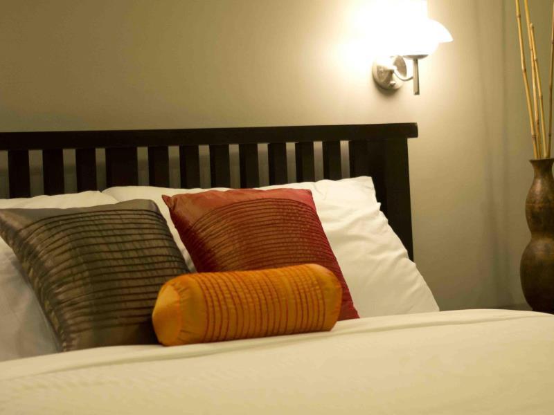 Oyo 103 Artina Suites Hotel Makati City Dış mekan fotoğraf
