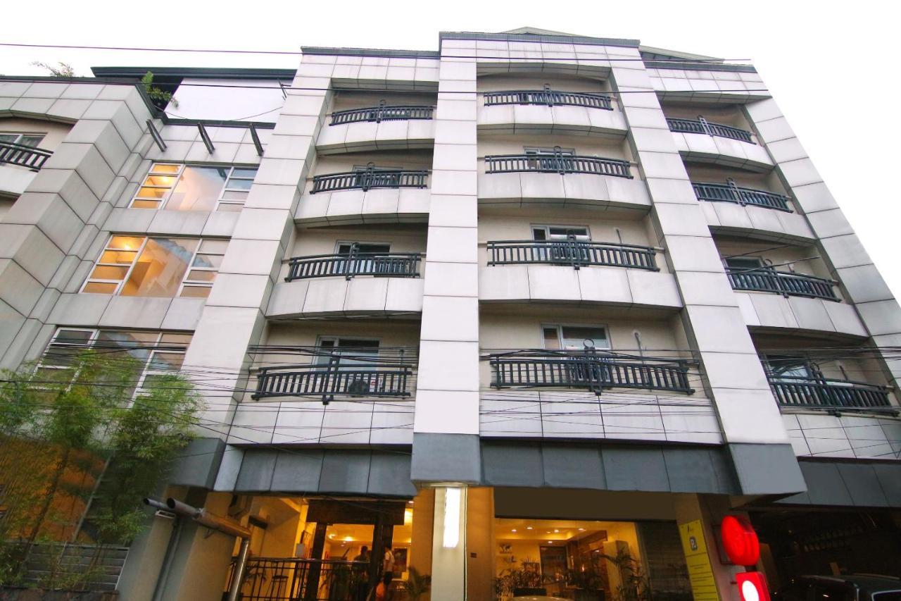 Oyo 103 Artina Suites Hotel Makati City Dış mekan fotoğraf