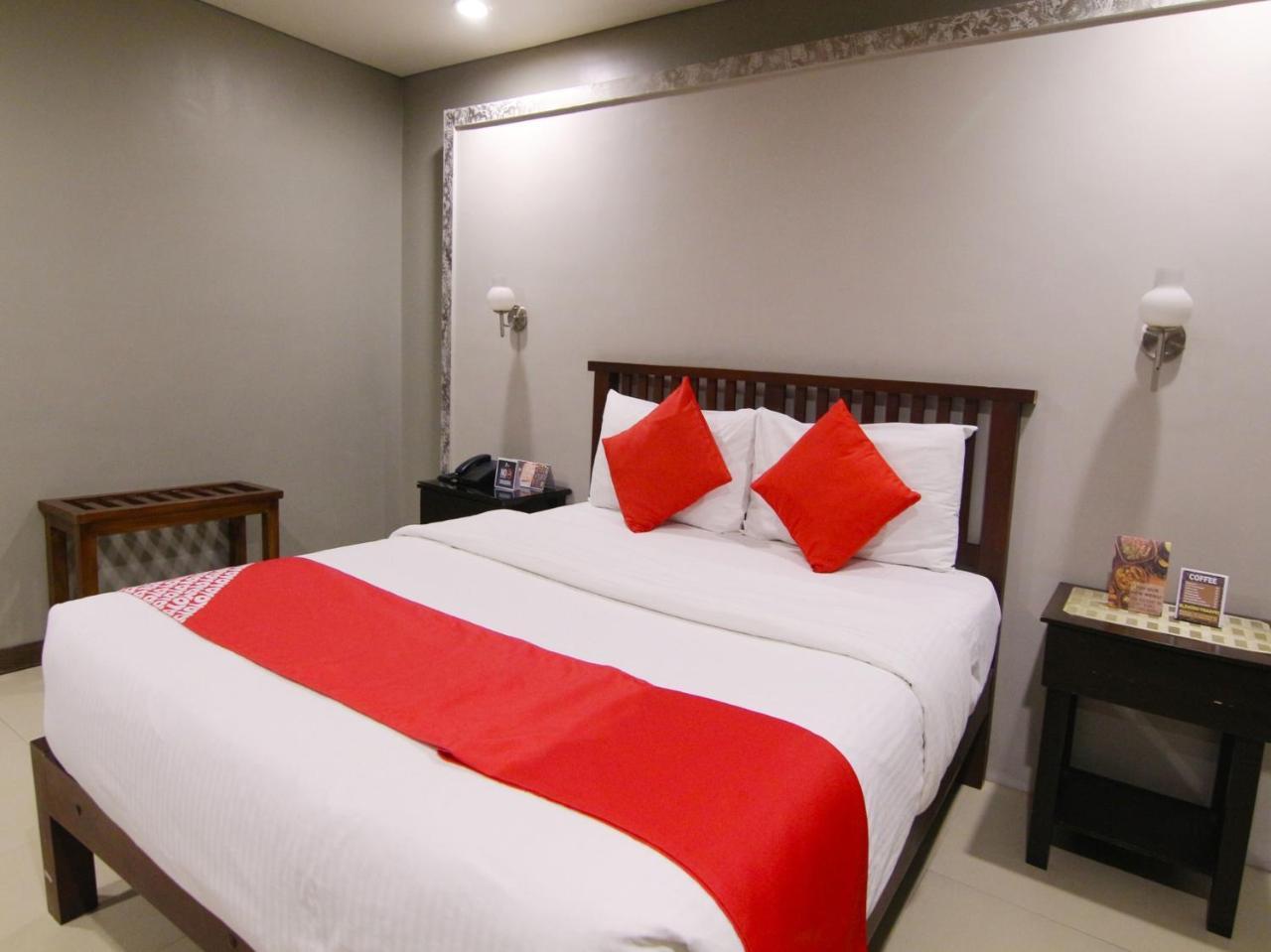 Oyo 103 Artina Suites Hotel Makati City Dış mekan fotoğraf