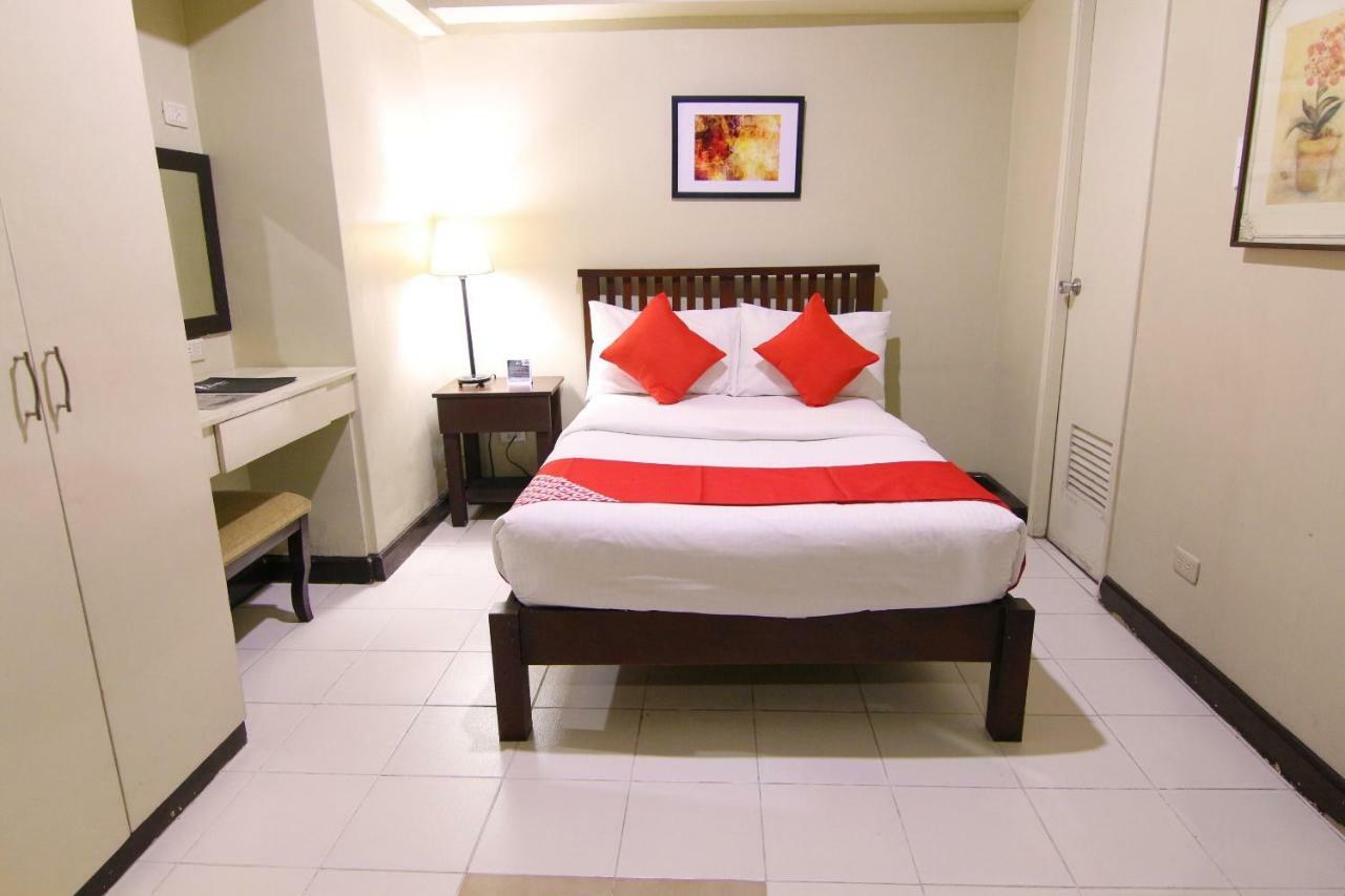 Oyo 103 Artina Suites Hotel Makati City Dış mekan fotoğraf