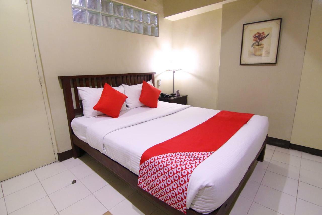 Oyo 103 Artina Suites Hotel Makati City Dış mekan fotoğraf