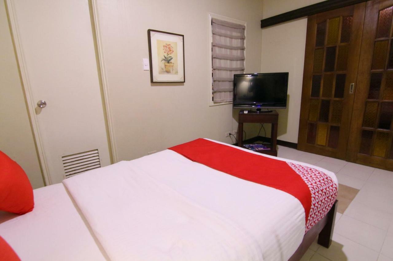 Oyo 103 Artina Suites Hotel Makati City Dış mekan fotoğraf