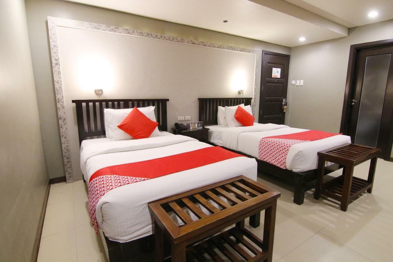 Oyo 103 Artina Suites Hotel Makati City Dış mekan fotoğraf
