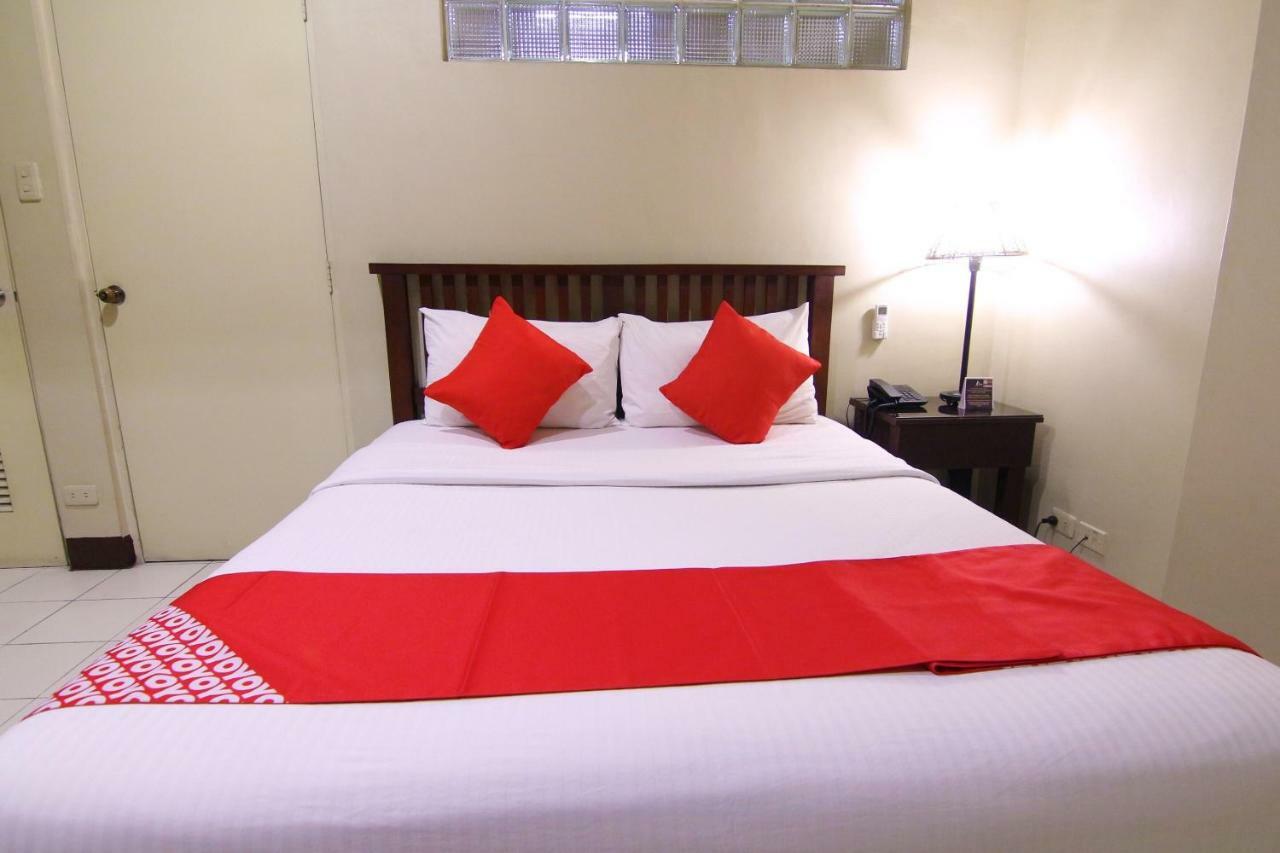 Oyo 103 Artina Suites Hotel Makati City Dış mekan fotoğraf