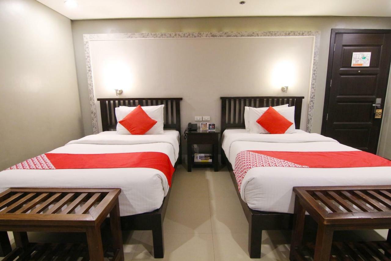 Oyo 103 Artina Suites Hotel Makati City Dış mekan fotoğraf