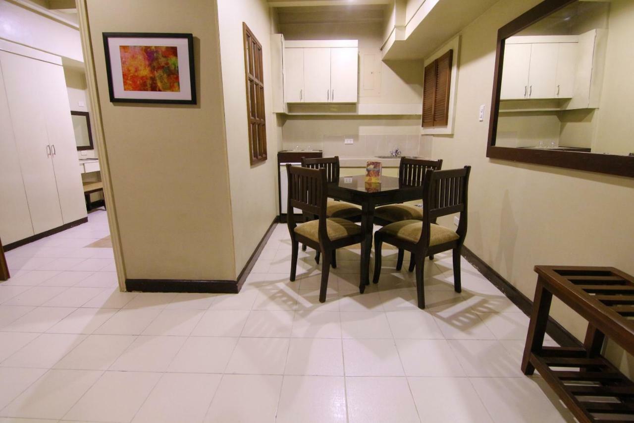 Oyo 103 Artina Suites Hotel Makati City Dış mekan fotoğraf