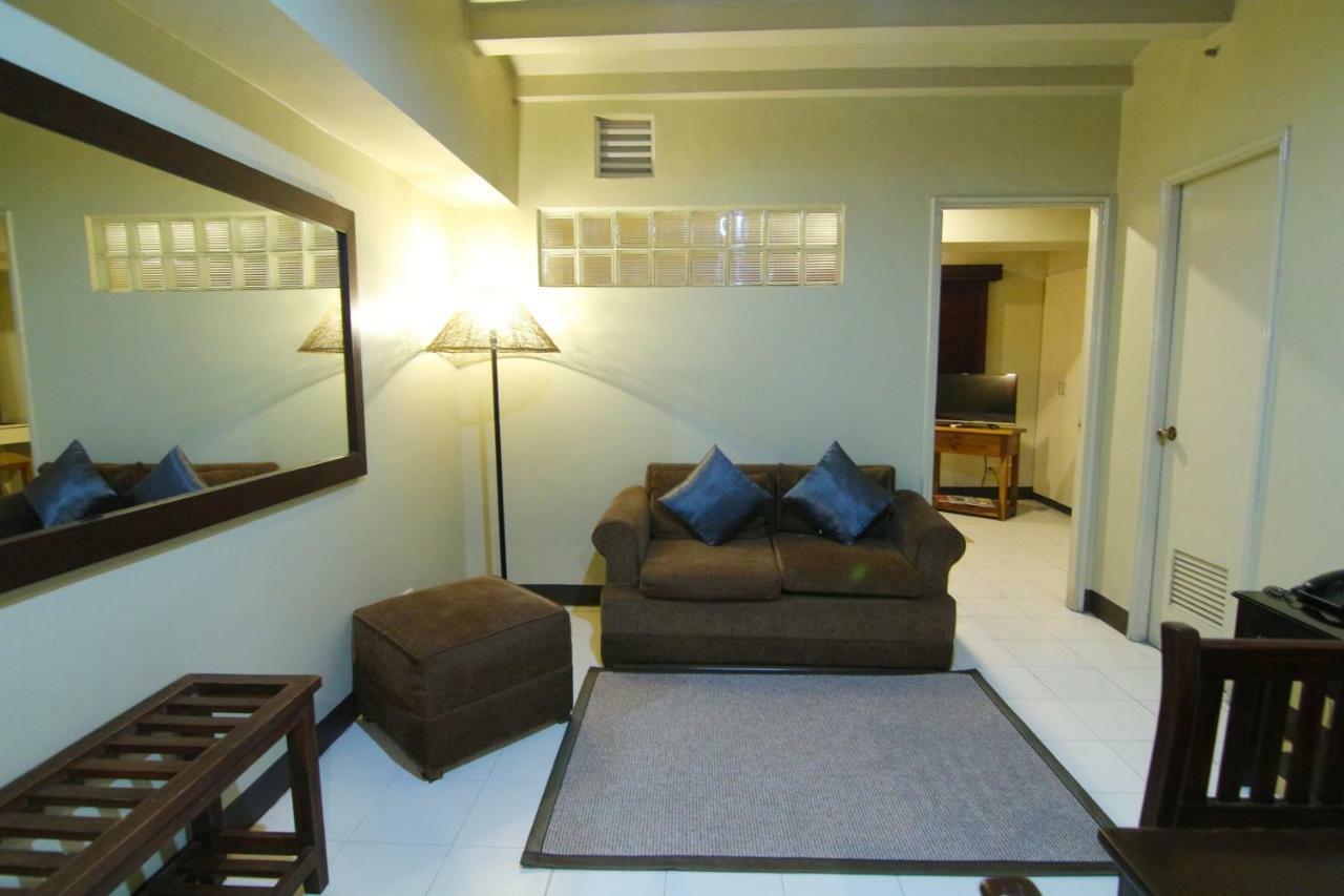 Oyo 103 Artina Suites Hotel Makati City Dış mekan fotoğraf