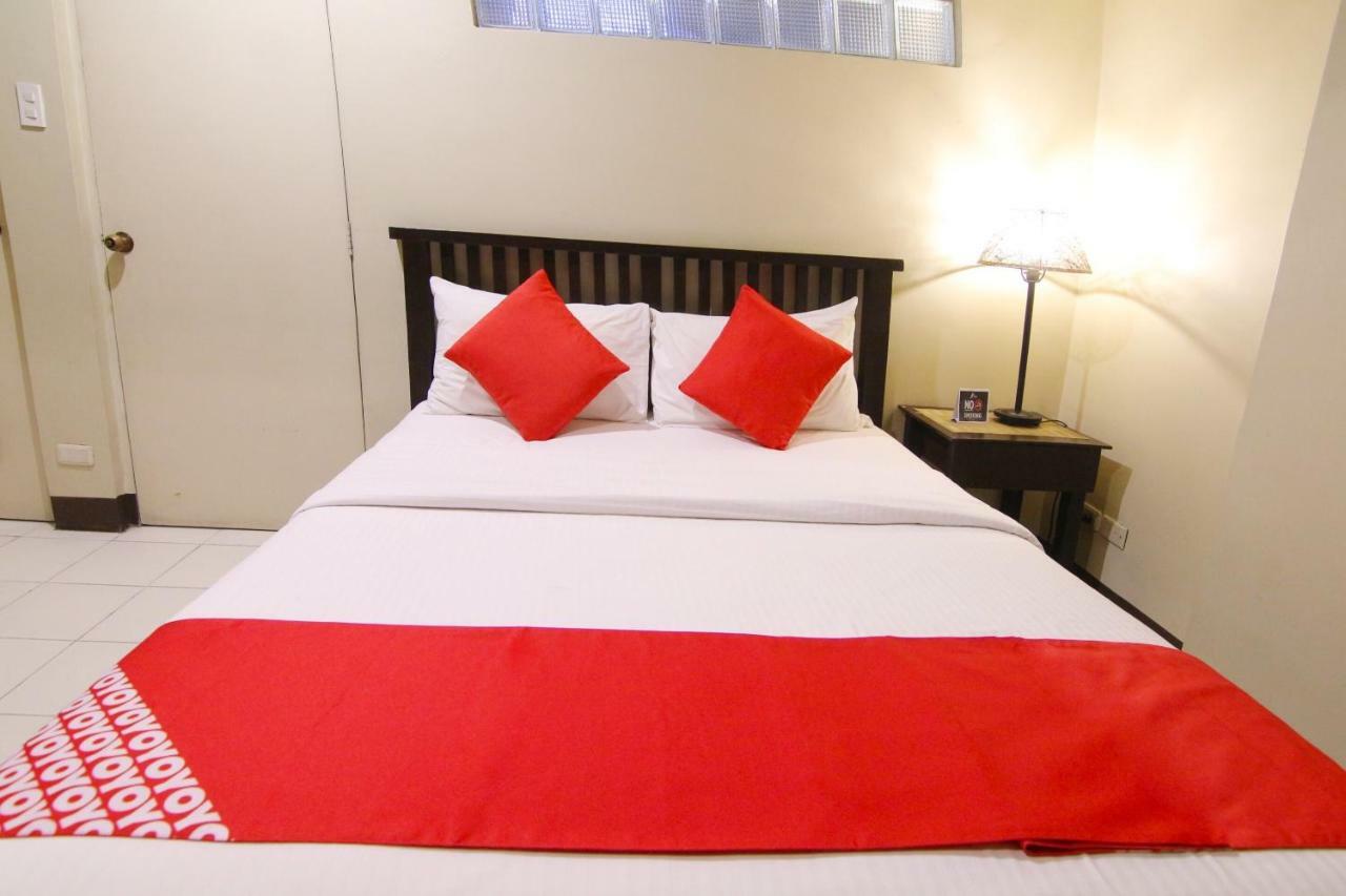 Oyo 103 Artina Suites Hotel Makati City Dış mekan fotoğraf