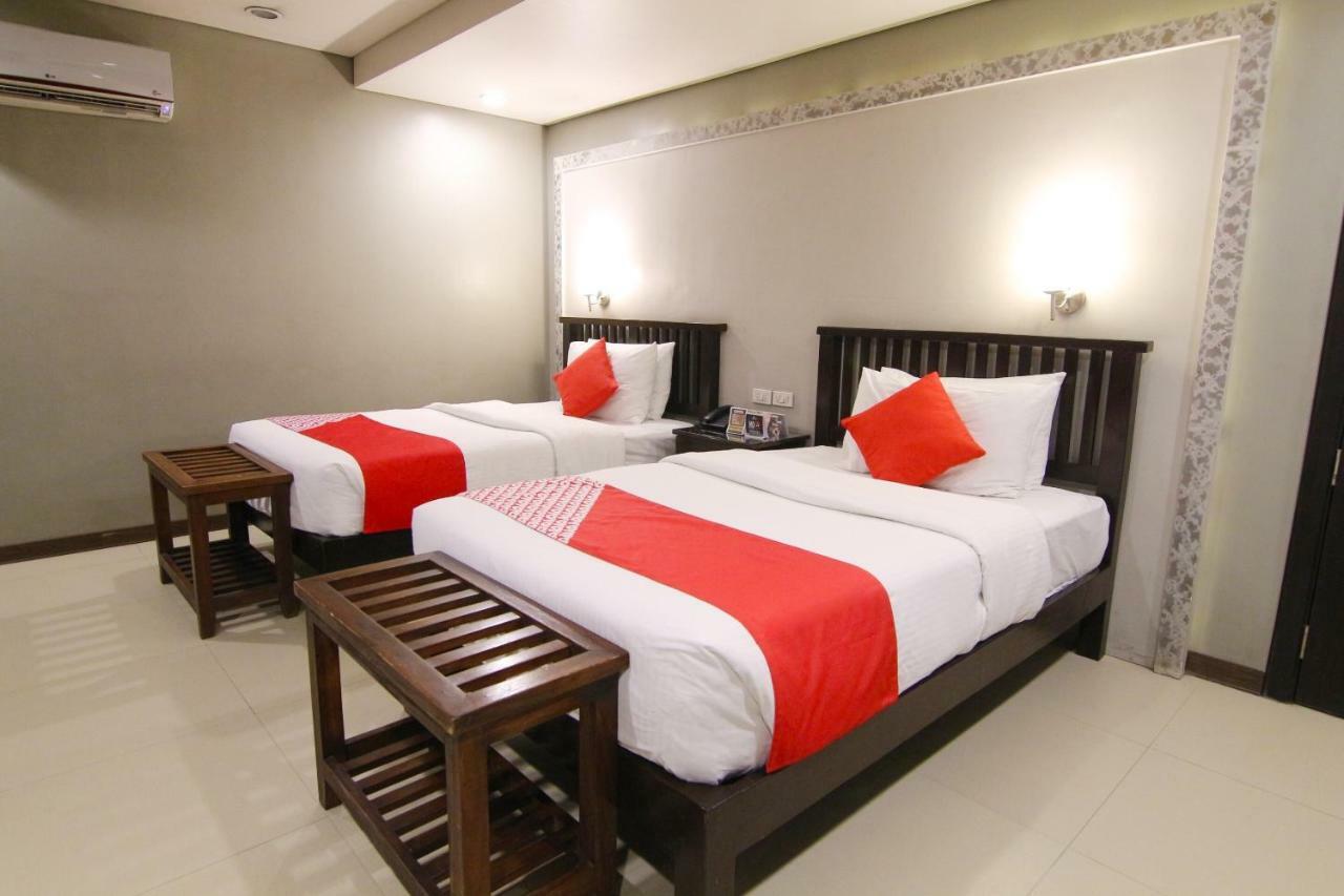 Oyo 103 Artina Suites Hotel Makati City Dış mekan fotoğraf