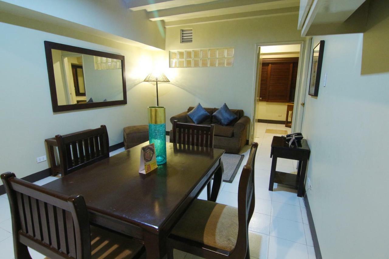 Oyo 103 Artina Suites Hotel Makati City Dış mekan fotoğraf